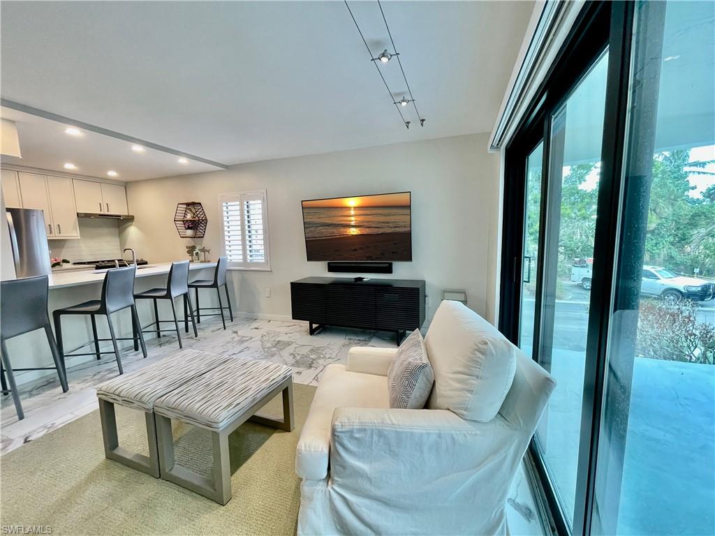 TENNIS VILLAS - Residential