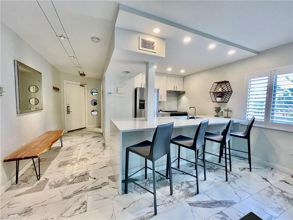 TENNIS VILLAS - Residential