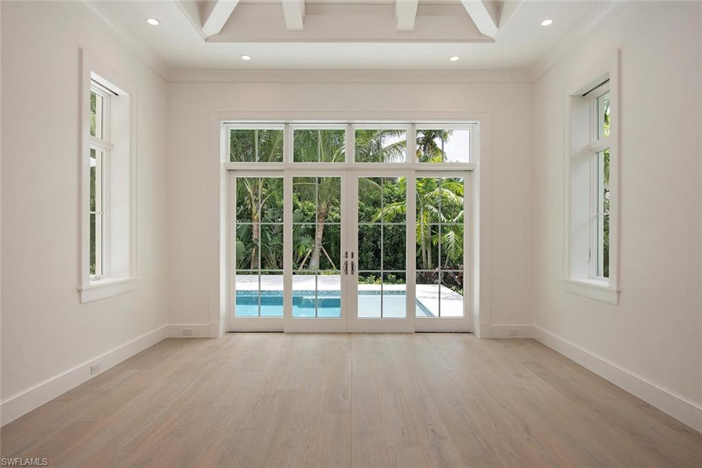 MOORINGS - Residential