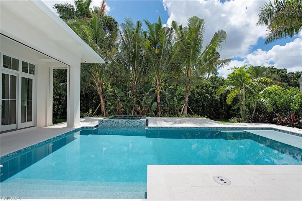 MOORINGS - Residential