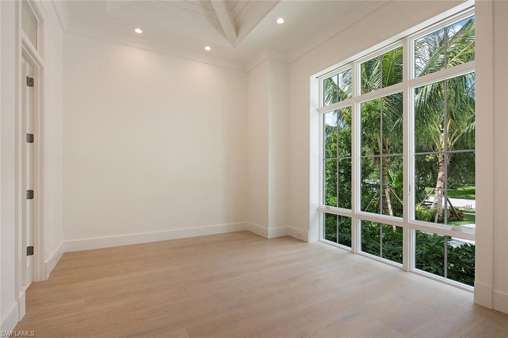 MOORINGS - Residential