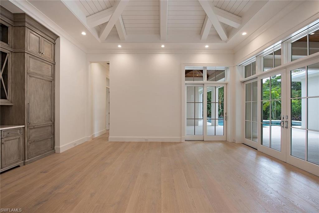 MOORINGS - Residential