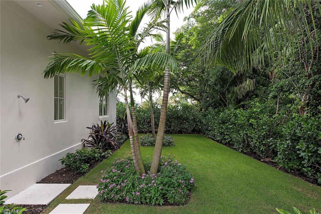 MOORINGS - Residential