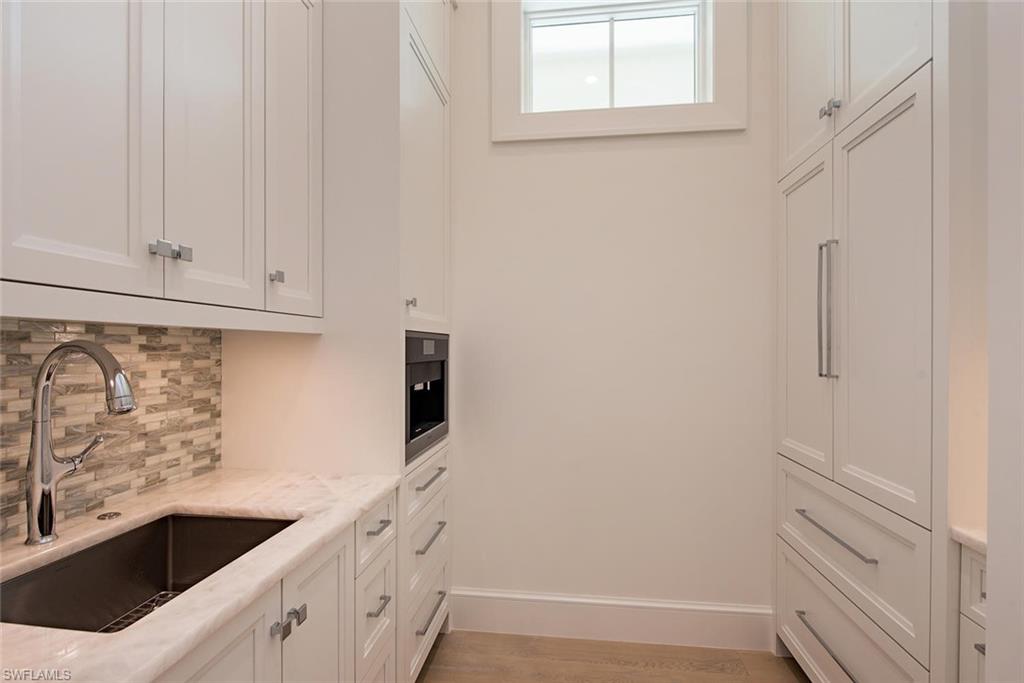 MOORINGS - Residential