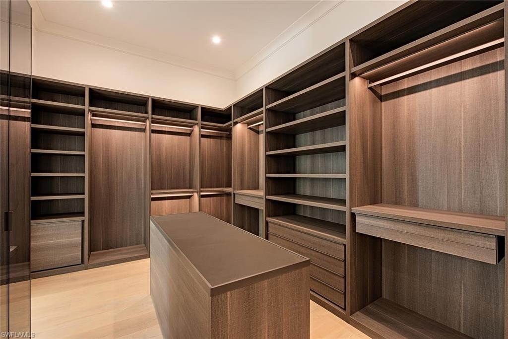 MOORINGS - Residential