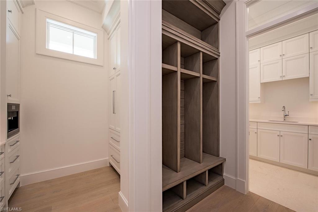 MOORINGS - Residential