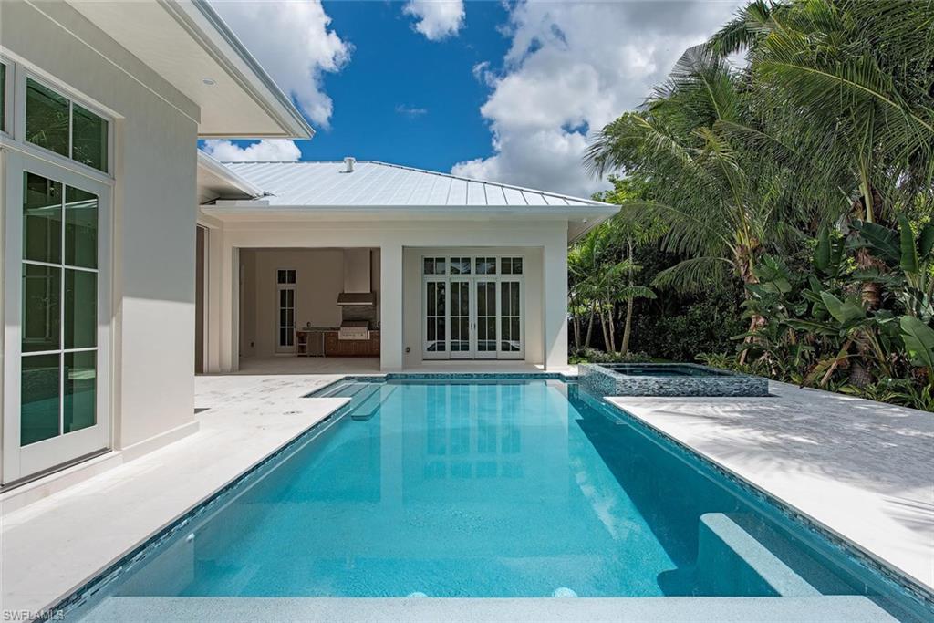 MOORINGS - Residential