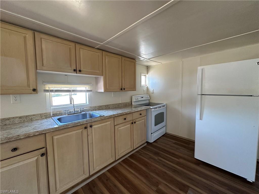 SUNCOAST ESTATES UNREC - Residential Lease