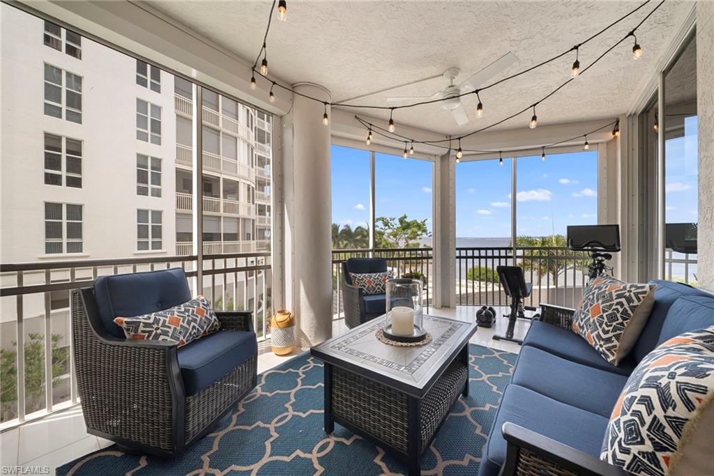 THE SHORES - Residential