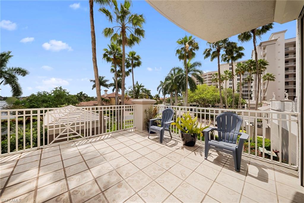 THE SHORES - Residential