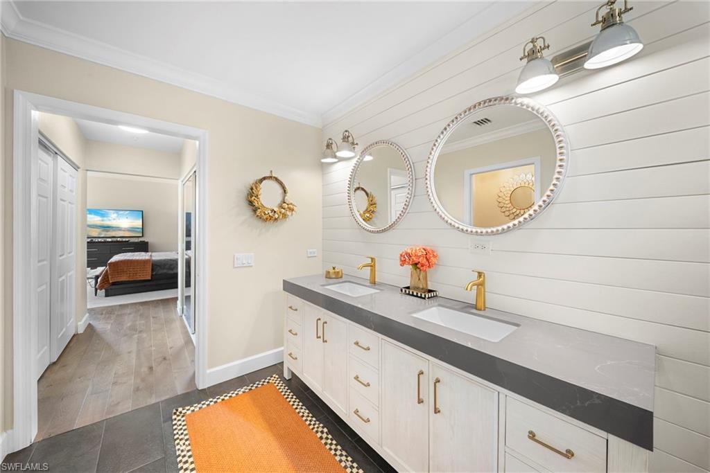 THE SHORES - Residential