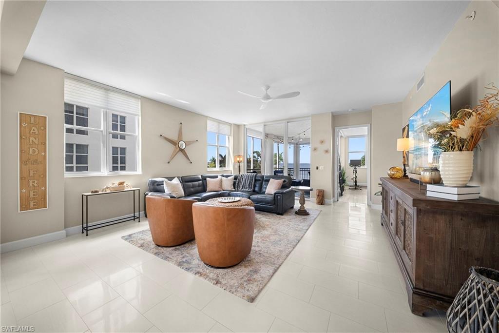 THE SHORES - Residential