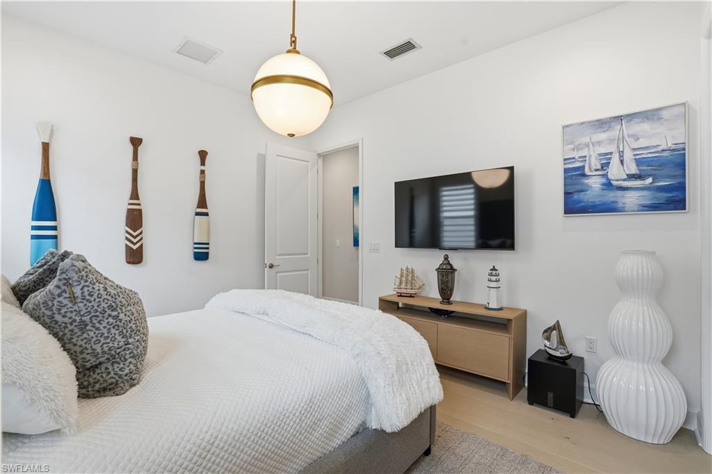 VALENCIA TRAILS - Residential