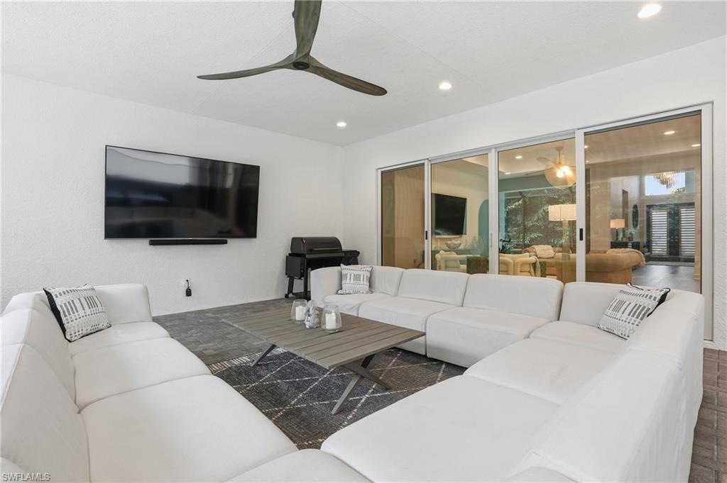 VALENCIA TRAILS - Residential