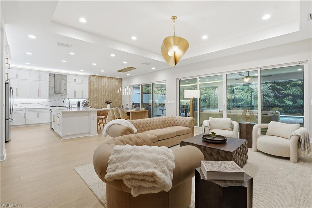 VALENCIA TRAILS - Residential