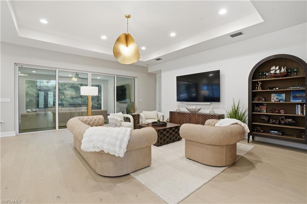 VALENCIA TRAILS - Residential