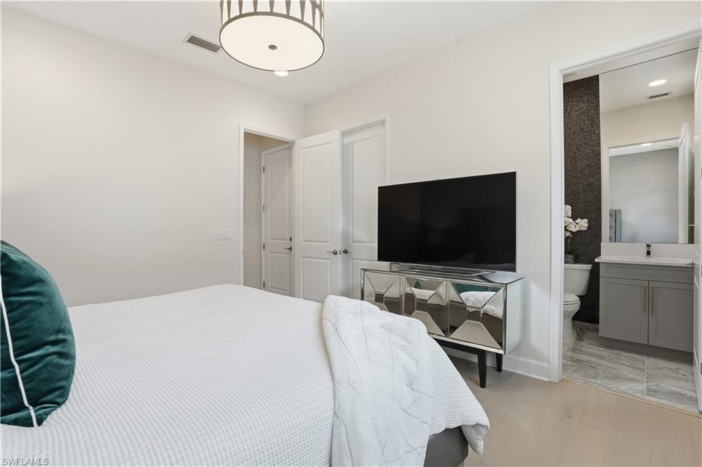 VALENCIA TRAILS - Residential