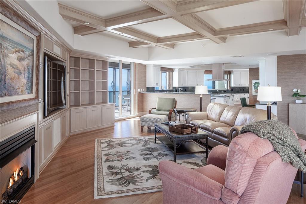 WINDSOR AT BAY COLONY - Residential