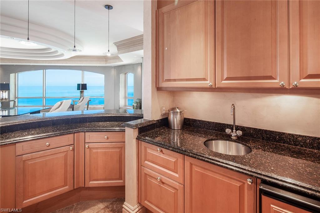 WINDSOR AT BAY COLONY - Residential