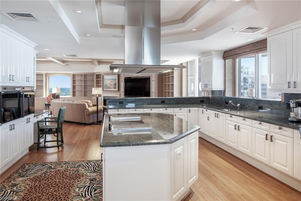 WINDSOR AT BAY COLONY - Residential