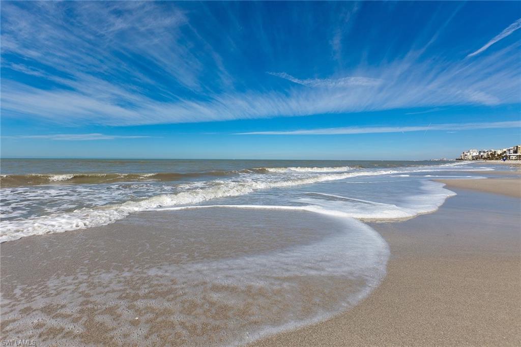 WINDSOR AT BAY COLONY - Residential