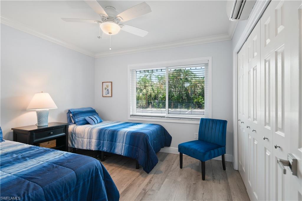 ISLAND MANOR APTS - Residential