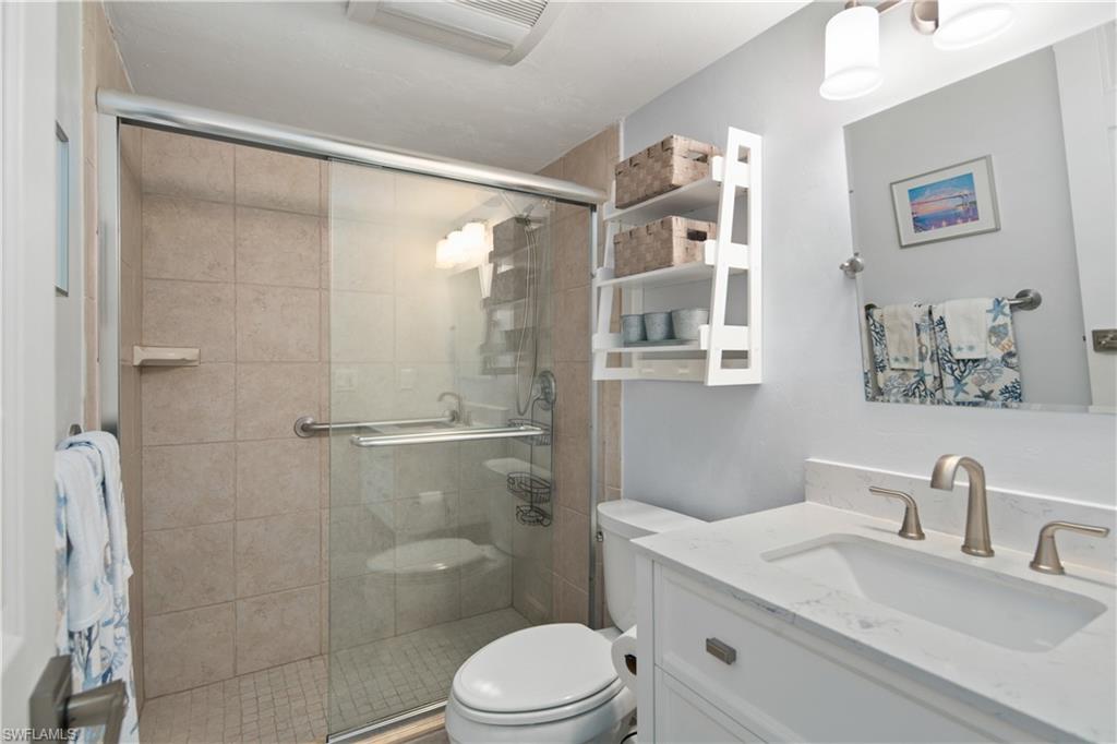 ISLAND MANOR APTS - Residential