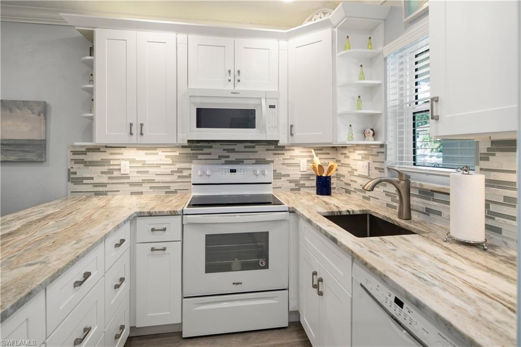 ISLAND MANOR APTS - Residential