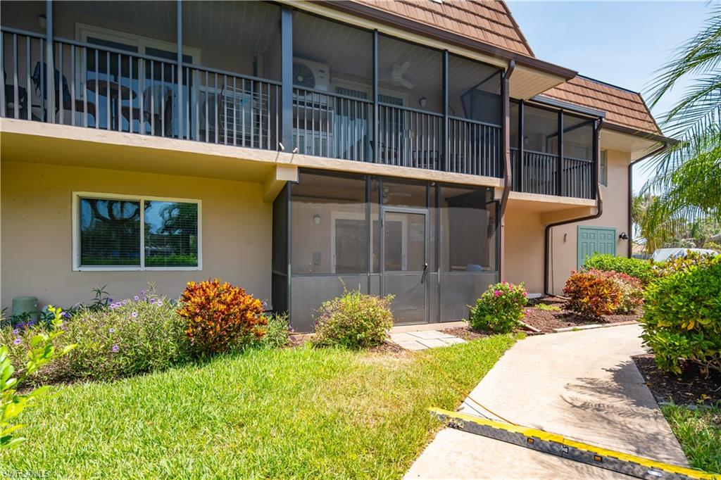 ISLAND MANOR APTS - Residential