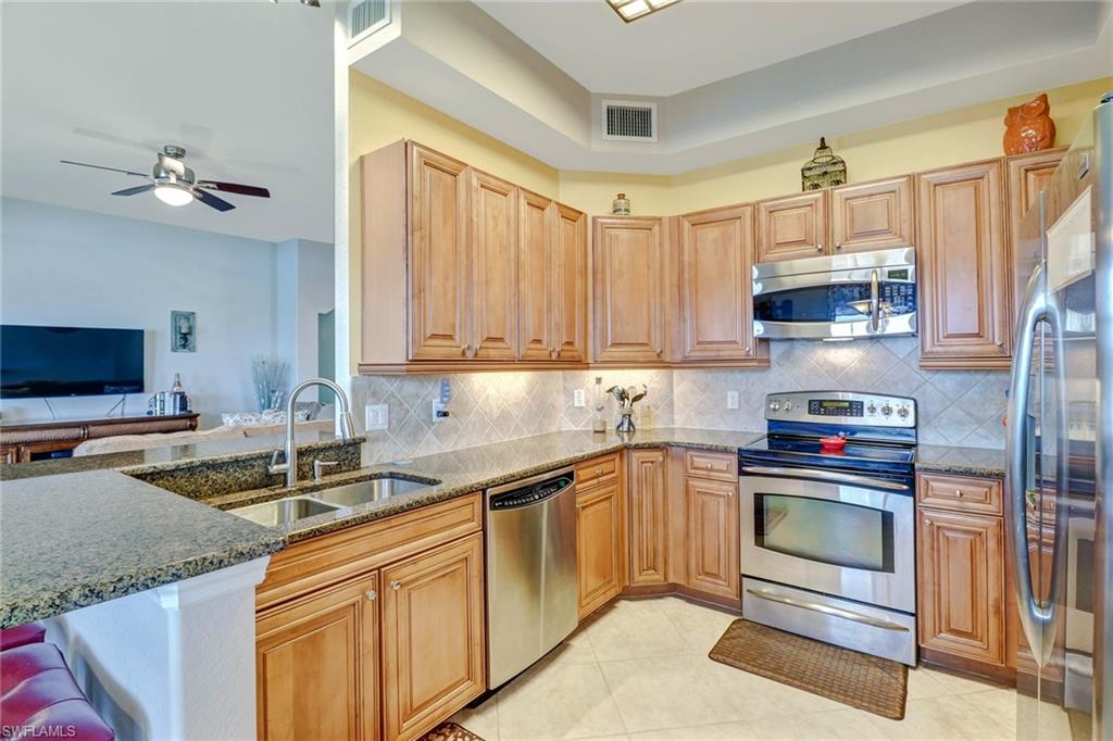 COACH HOMES AT HERITAGE BAY - Residential