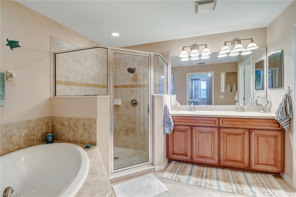 COACH HOMES AT HERITAGE BAY - Residential