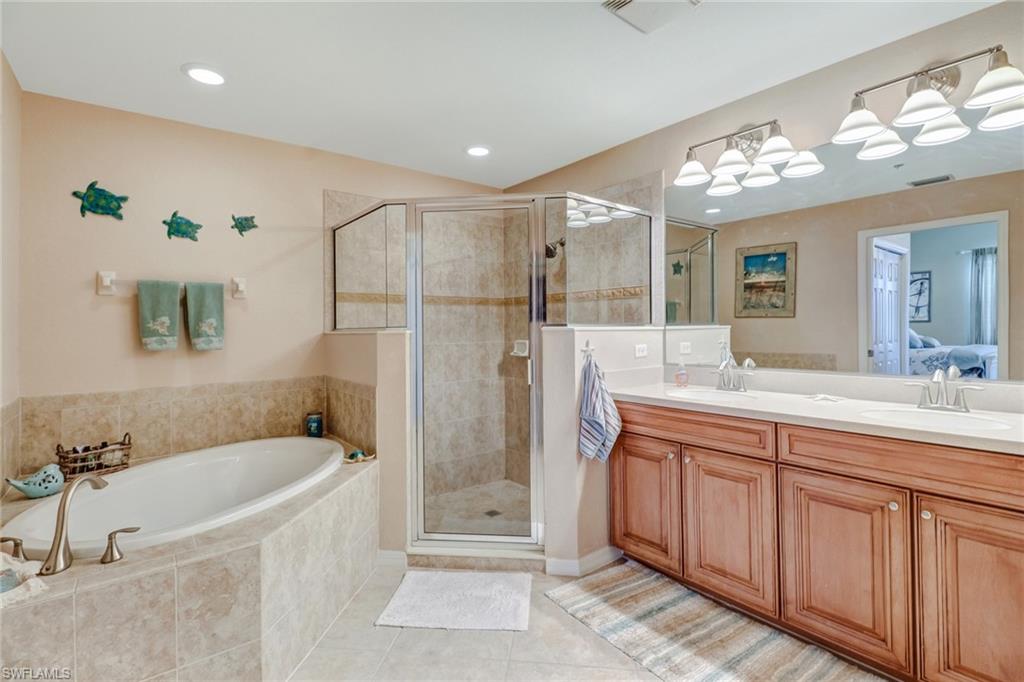 COACH HOMES AT HERITAGE BAY - Residential