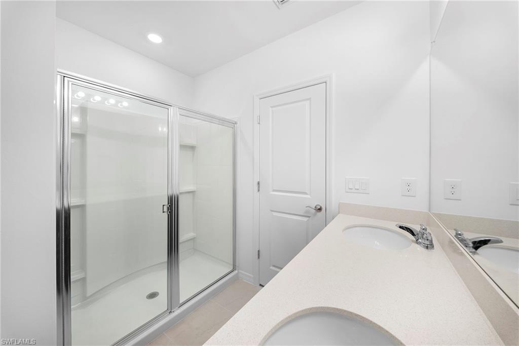 WHISPERING LAKES - Residential Lease