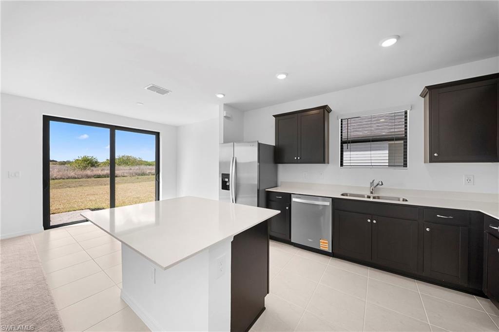 WHISPERING LAKES - Residential Lease