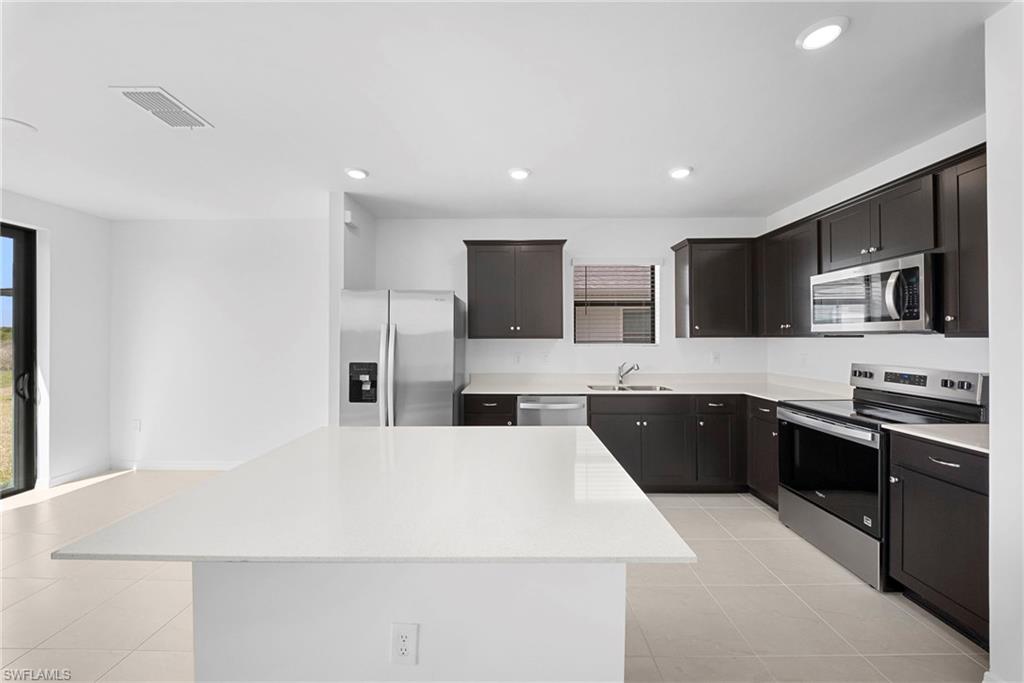 WHISPERING LAKES - Residential Lease