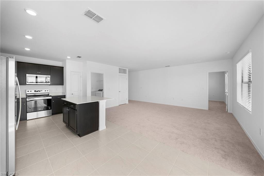 WHISPERING LAKES - Residential Lease