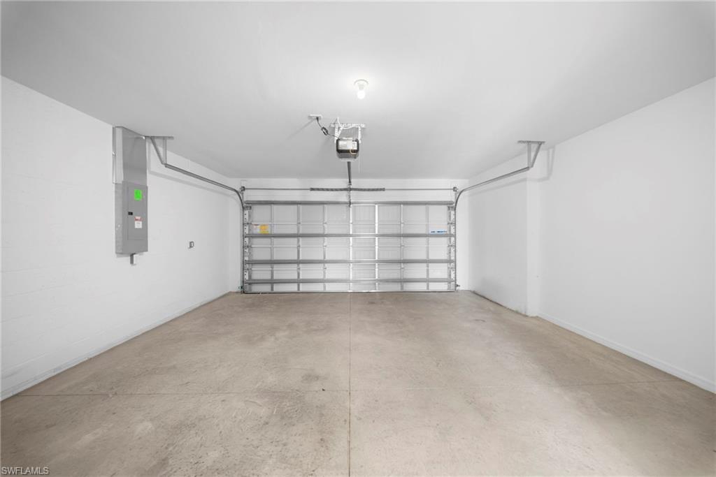 WHISPERING LAKES - Residential Lease