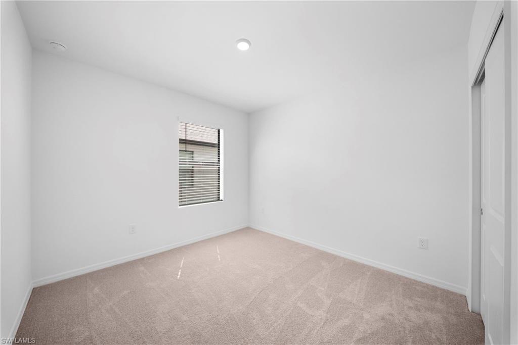 WHISPERING LAKES - Residential Lease