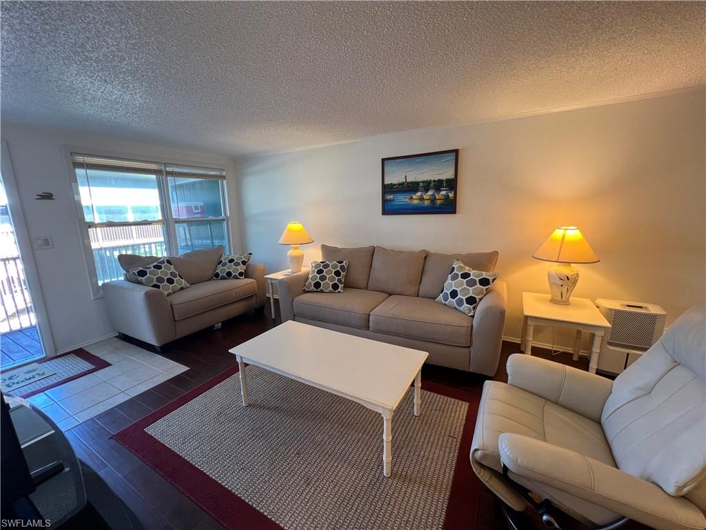 EVERGLADES CITY LODGE AND VILLAS - Residential