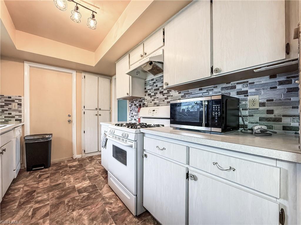 WILLOW LAKE SOUTH - Residential