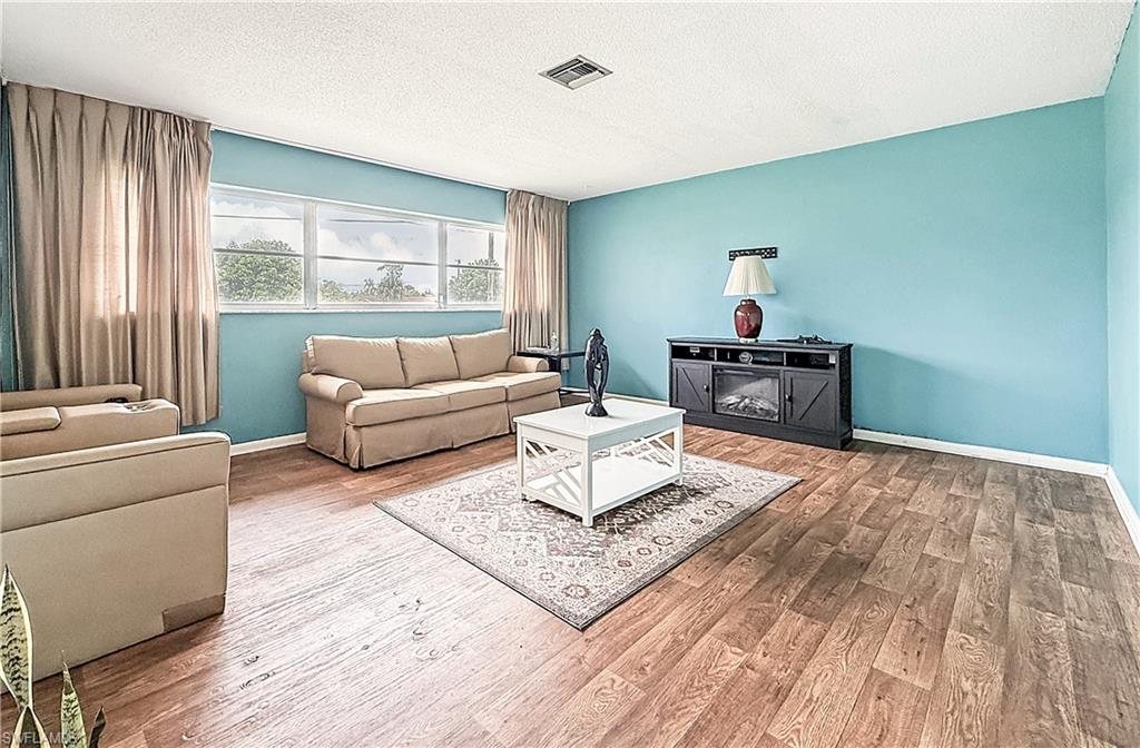 WILLOW LAKE SOUTH - Residential