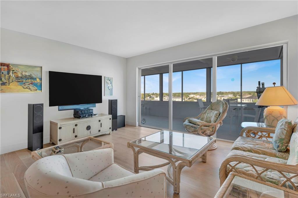 HARBORSIDE WEST - Residential