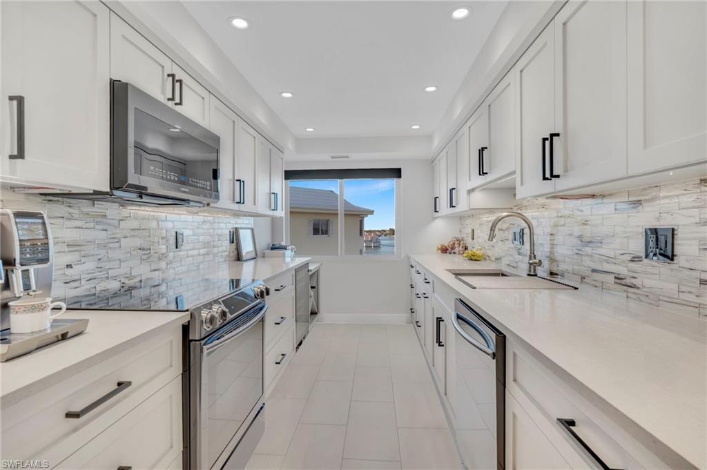 HARBORSIDE WEST - Residential