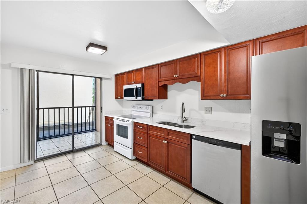 3150 Shorewood LN 202