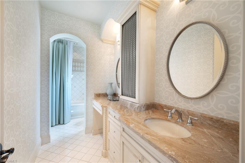 ROYAL HARBOR - Residential