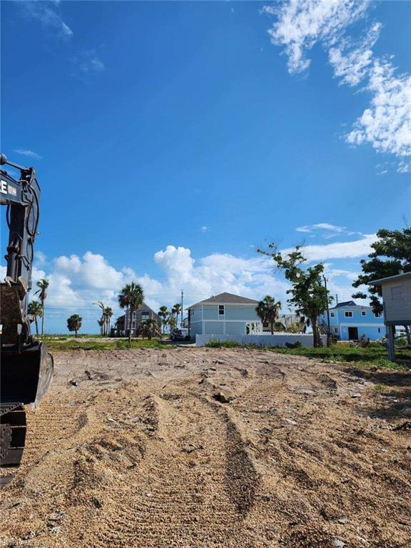 LAGUNA SHORES - Land