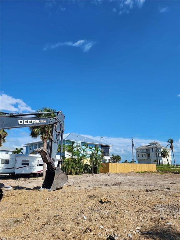 LAGUNA SHORES - Land