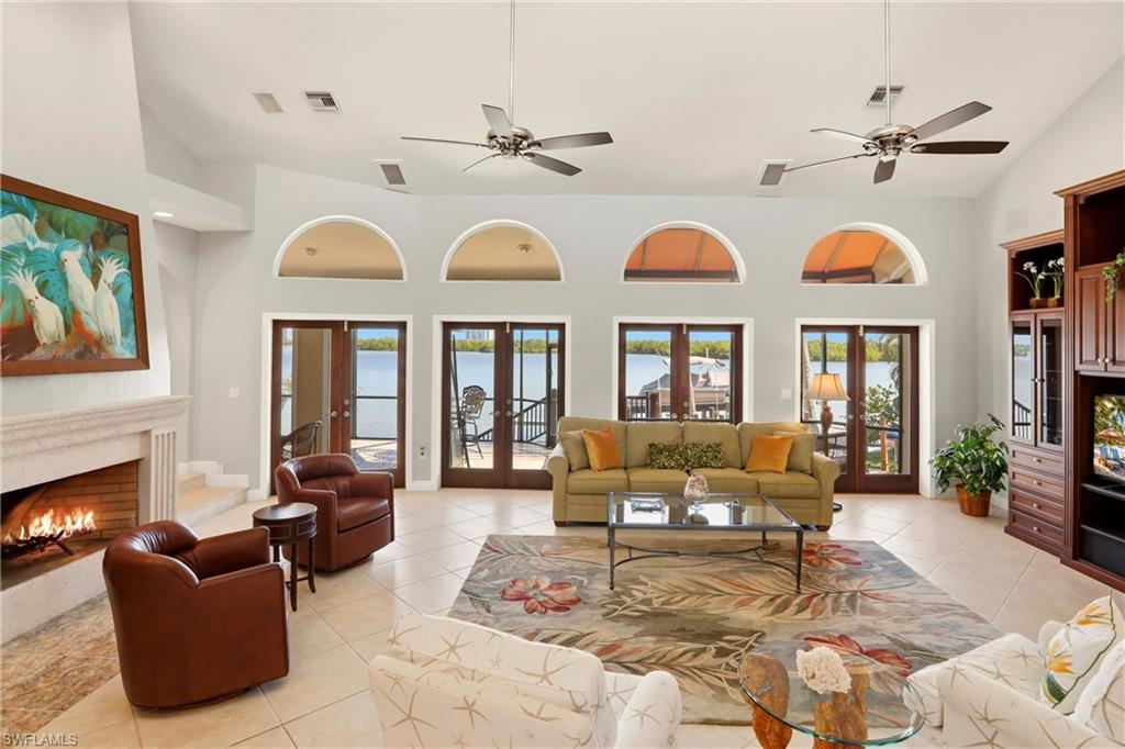 CAROLANDS - Residential