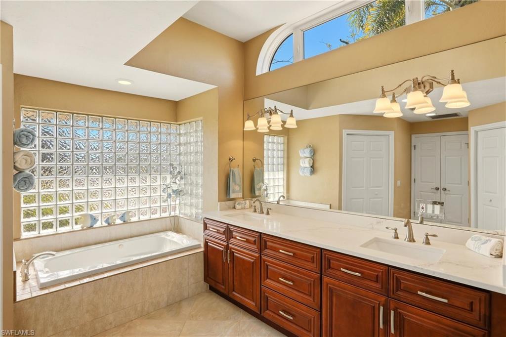 CAROLANDS - Residential