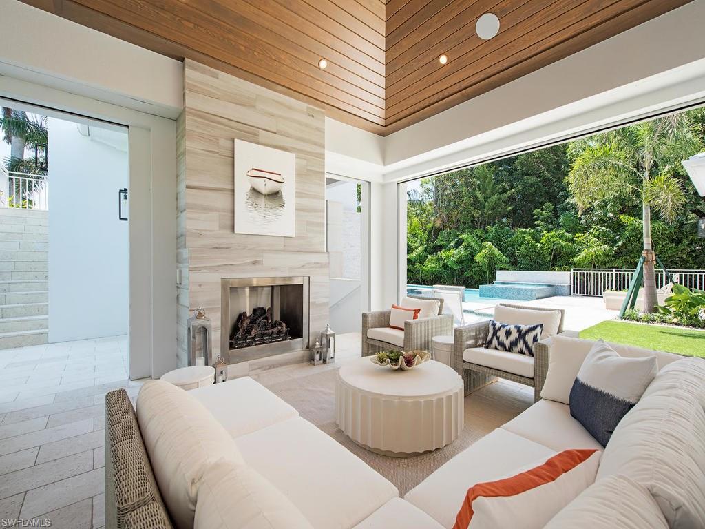 AQUALANE SHORES - Residential